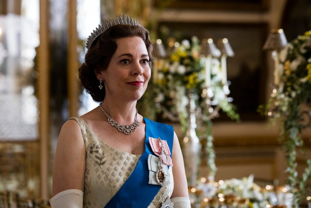 Olivia Colman como Elizabeth II em The Crown